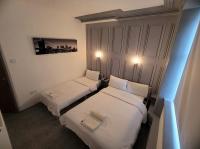 room5.jpg_1676635400 The Woodland Hotel 8